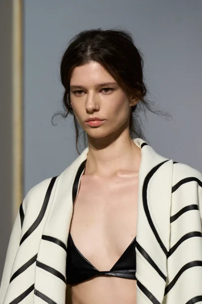 Look 19